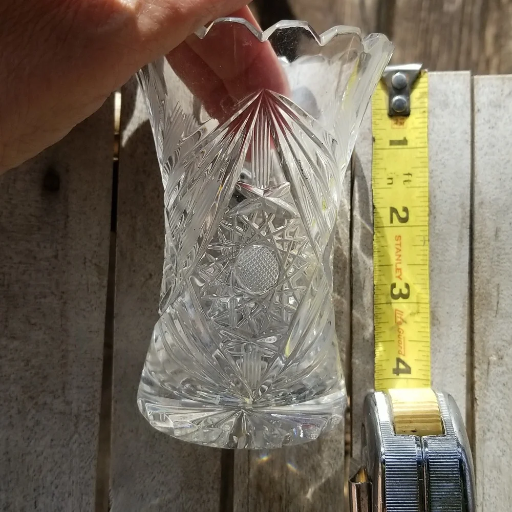 Elegant 4 inch Crystal Vase from Czechoslovakia - Picture 2 of 4